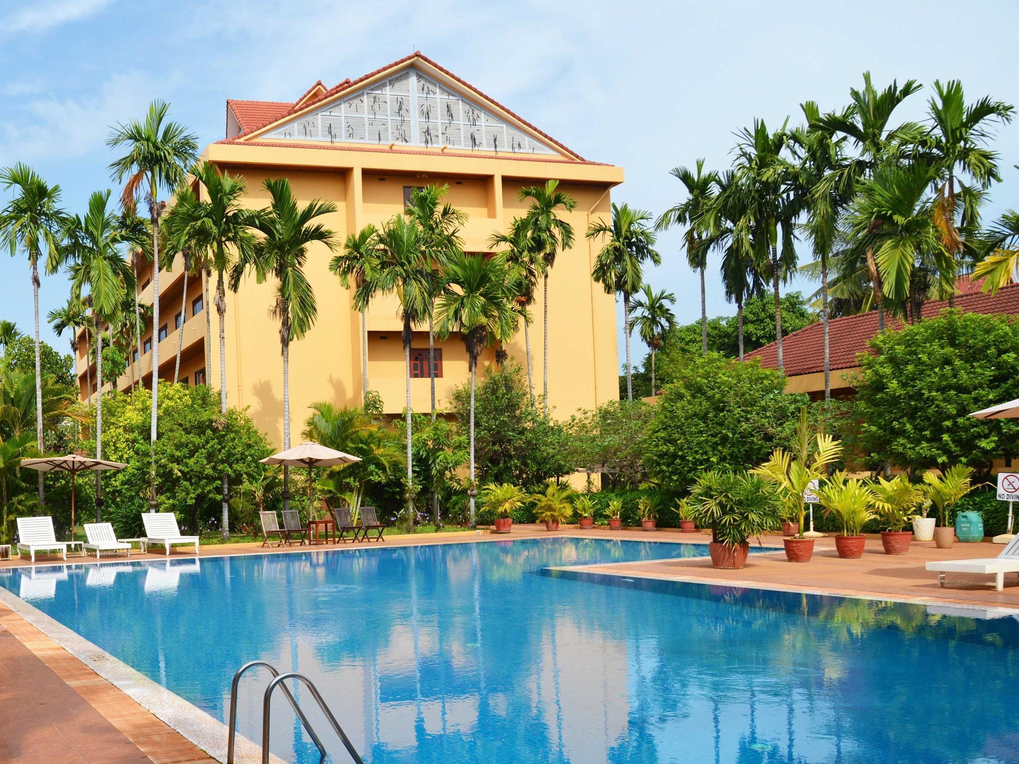 Angkor Hotel Siem Reap Exterior foto