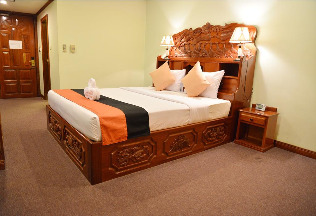 Angkor Hotel Siem Reap Exterior foto