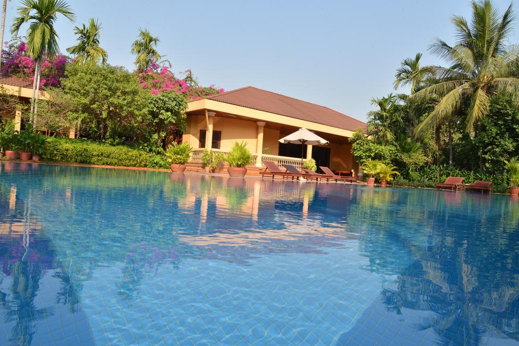Angkor Hotel Siem Reap Exterior foto
