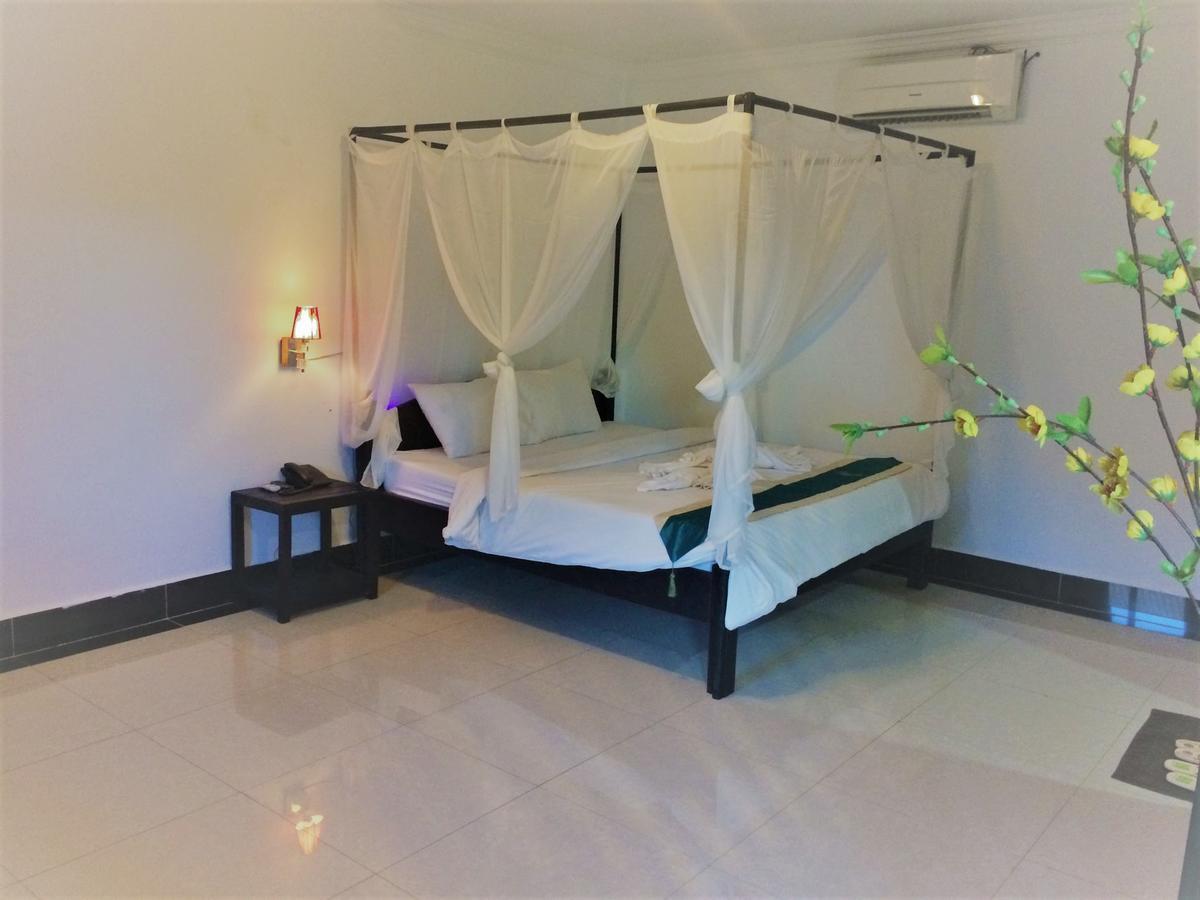 Angkor Hotel Siem Reap Exterior foto